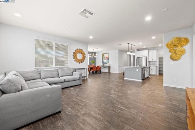 917 Talaria Ct, Oakley, CA 94561