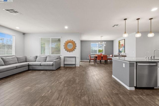 917 Talaria Ct, Oakley, CA 94561