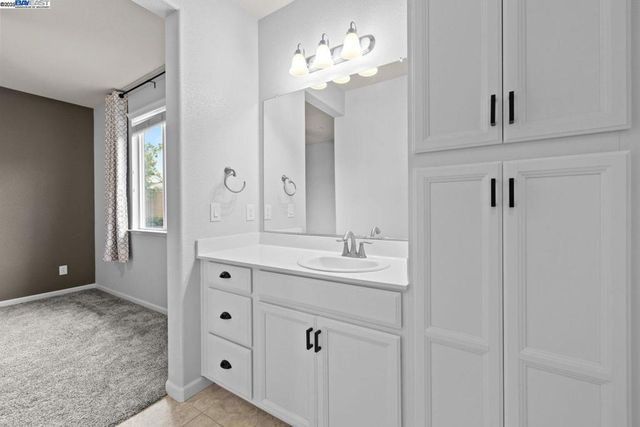 917 Talaria Ct, Oakley, CA 94561