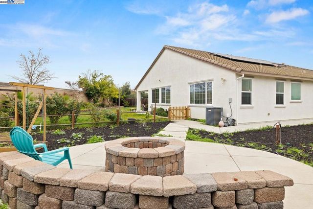 917 Talaria Ct, Oakley, CA 94561