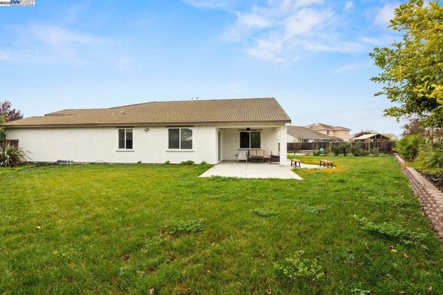 917 Talaria Ct, Oakley, CA 94561