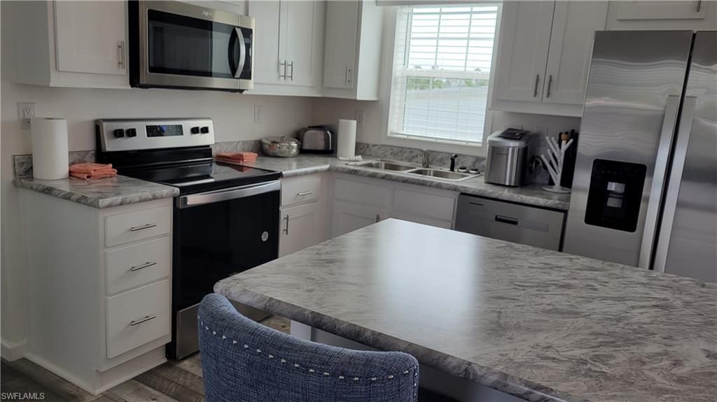 302 Shoreland DR, FORT MYERS, FL 33905 — photo 5