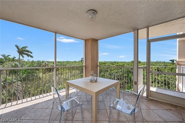 6597 Nicholas BLVD 401, Naples, FL 34108