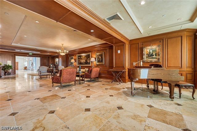 6597 Nicholas BLVD 401, Naples, FL 34108