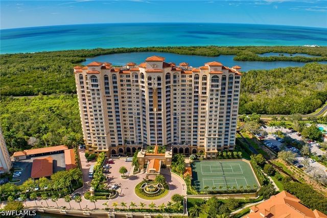 6597 Nicholas BLVD 401, Naples, FL 34108