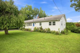 115 Bemis Rd, Holyoke, MA 01040