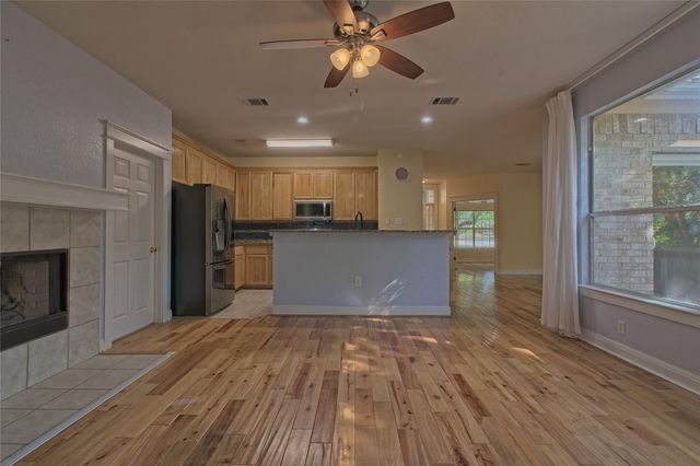 610 Palo Alto LN, Cedar Park, TX 78613
