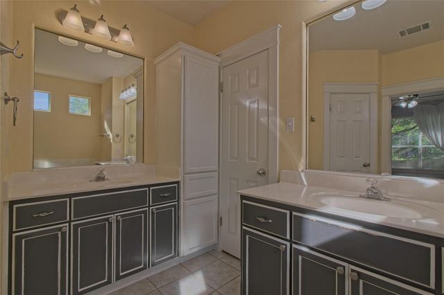610 Palo Alto LN, Cedar Park, TX 78613