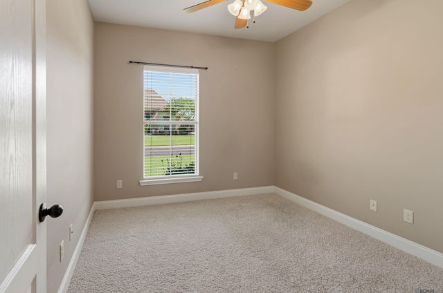 39112 Driftwood Lake Dr, Gonzales, LA 70737