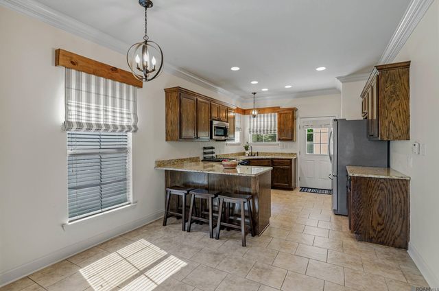 39112 Driftwood Lake Dr, Gonzales, LA 70737