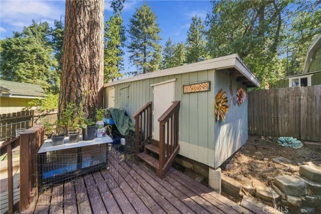31430 Frontier, Running Springs, CA 92382