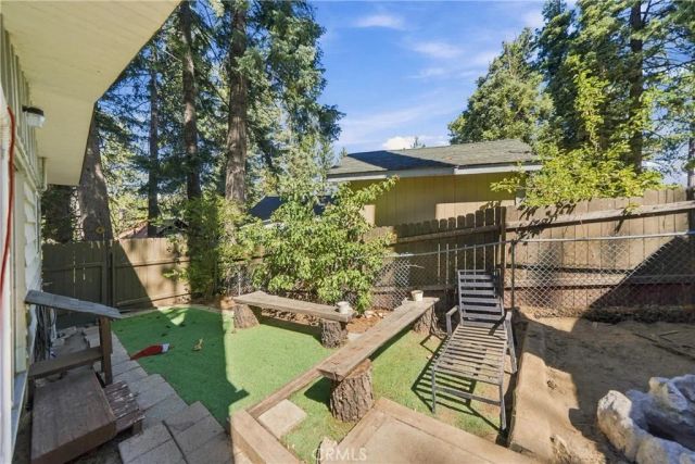 31430 Frontier, Running Springs, CA 92382