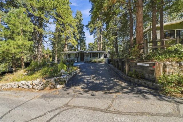 31430 Frontier, Running Springs, CA 92382