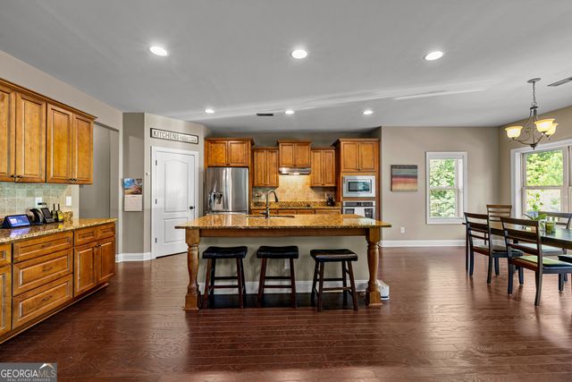 211 Fox Hall Crossing W, Senoia, GA 30276