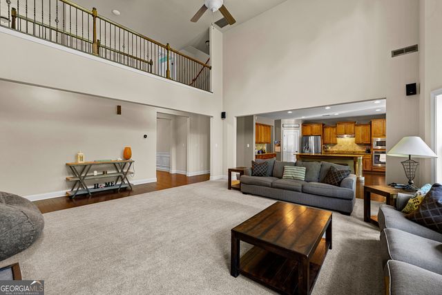 211 Fox Hall Crossing W, Senoia, GA 30276