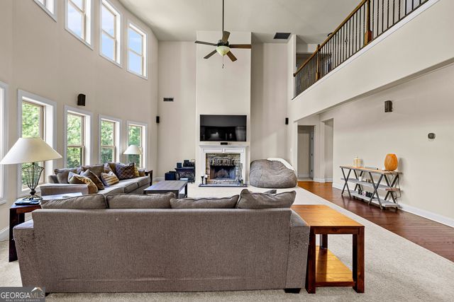 211 Fox Hall Crossing W, Senoia, GA 30276