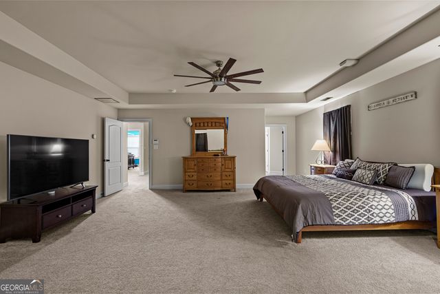 211 Fox Hall Crossing W, Senoia, GA 30276