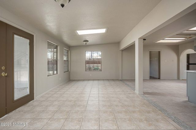 105 Los Nogales Drive, Las Cruces, NM 88001