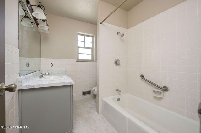 105 Los Nogales Drive, Las Cruces, NM 88001