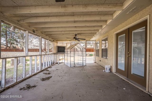 105 Los Nogales Drive, Las Cruces, NM 88001