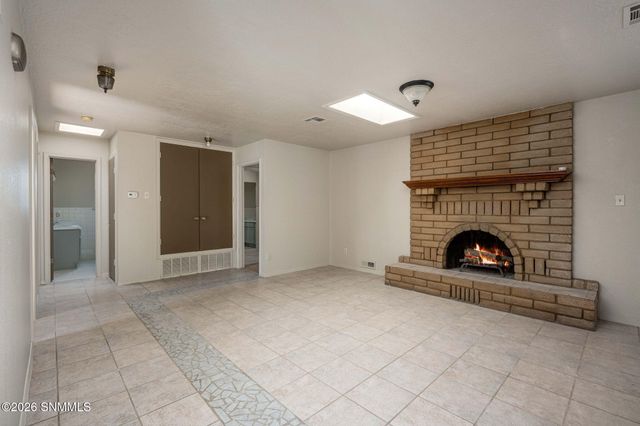 105 Los Nogales Drive, Las Cruces, NM 88001