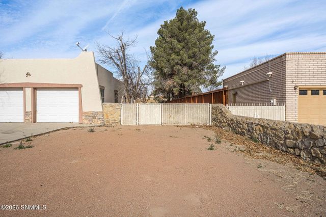 105 Los Nogales Drive, Las Cruces, NM 88001