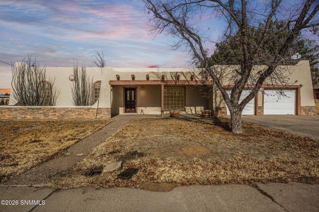 105 Los Nogales Drive, Las Cruces, NM 88001