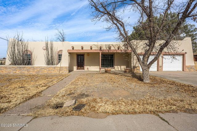 105 Los Nogales Drive, Las Cruces, NM 88001