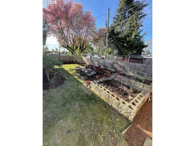 3505 E 13TH St, Vancouver, WA 98661