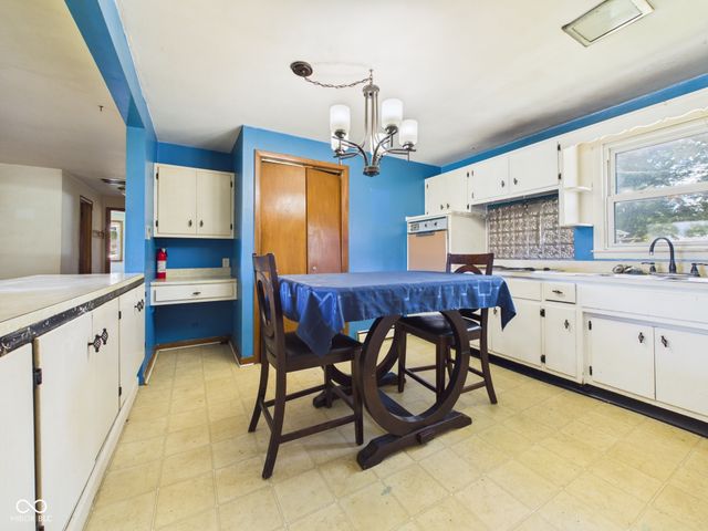 915 Hattie Drive, Anderson, IN 46013