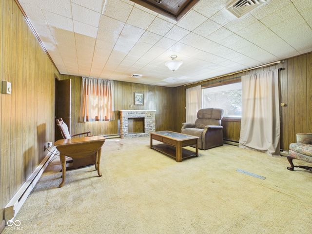 915 Hattie Drive, Anderson, IN 46013