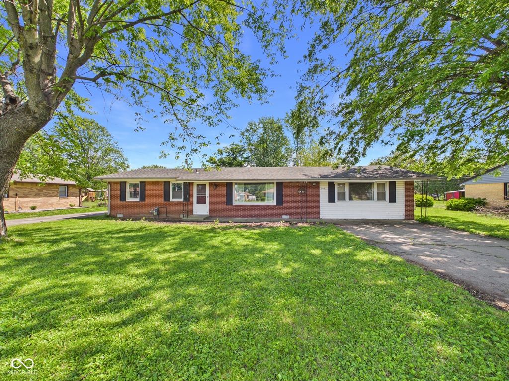 915 Hattie Drive, Anderson, IN 46013