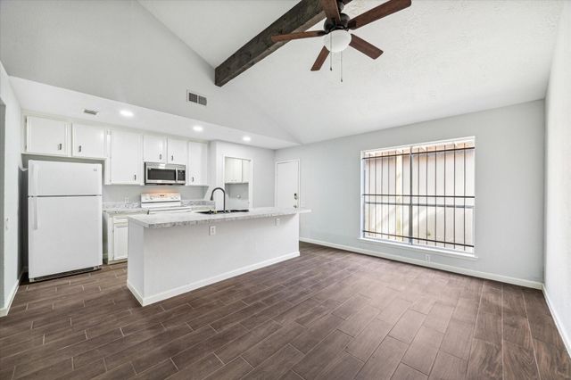 8628 Maplecrest Drive, Houston, TX 77099