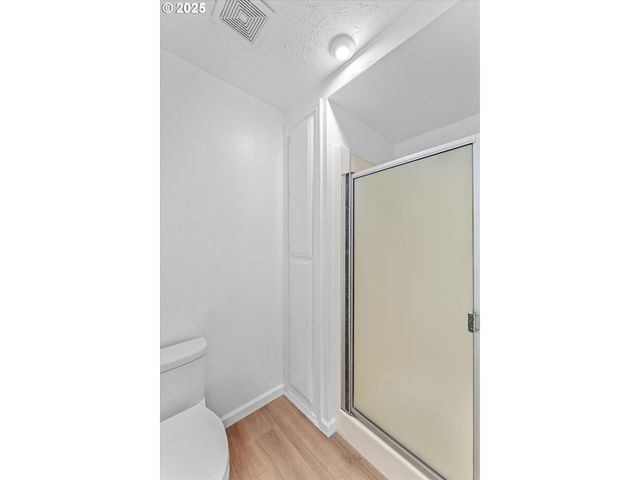 7206 N AMHERST St, Portland, OR 97203
