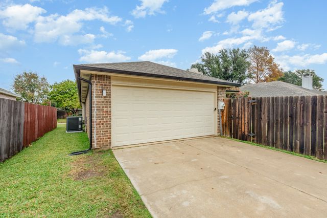 980 Mauve Drive, Lewisville, TX 75067