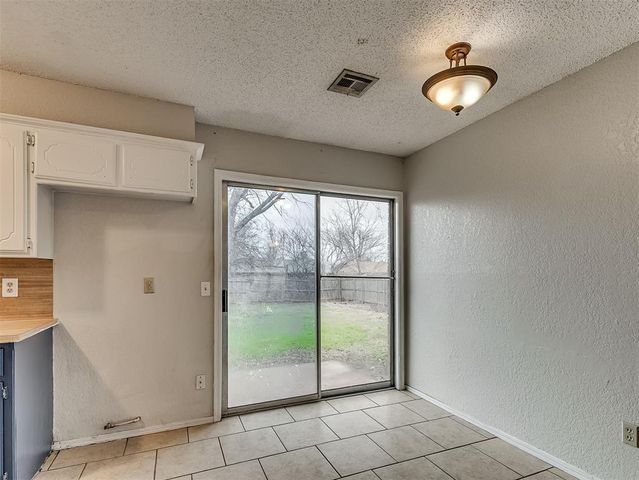 733 W Perry Drive, Mustang, OK 73064