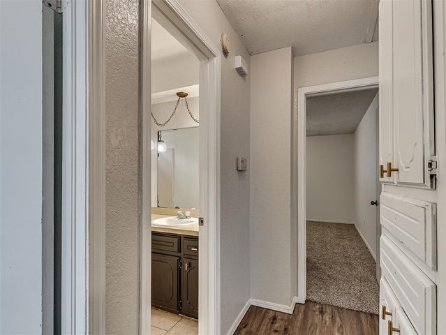 733 W Perry Drive, Mustang, OK 73064