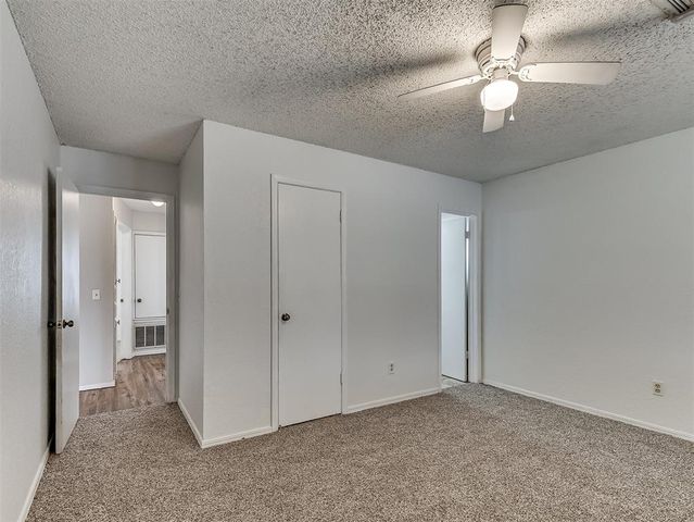 733 W Perry Drive, Mustang, OK 73064