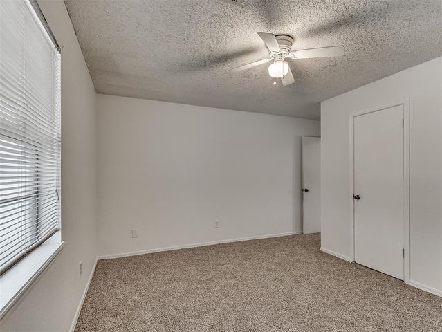 733 W Perry Drive, Mustang, OK 73064