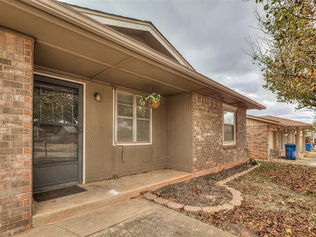 733 W Perry Drive, Mustang, OK 73064