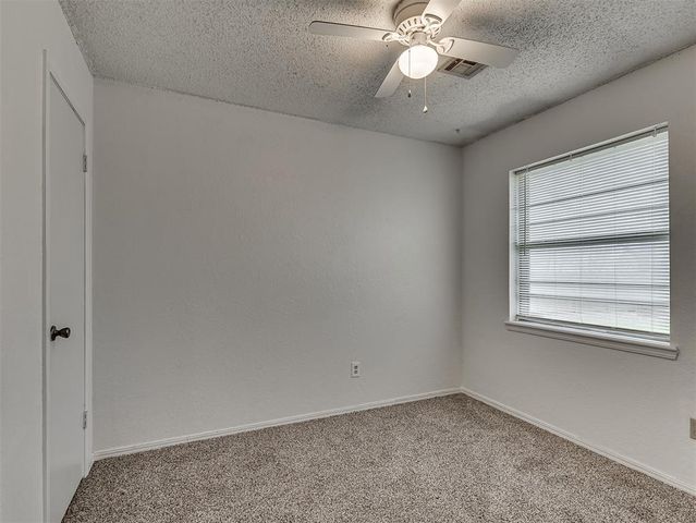 733 W Perry Drive, Mustang, OK 73064