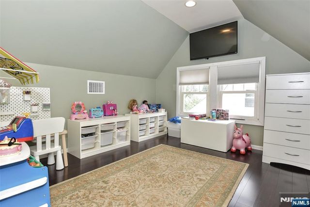 354 Demarest Avenue, Oradell, NJ 07649