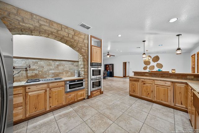 15326 Gross Lane, Lacoste, TX 78039