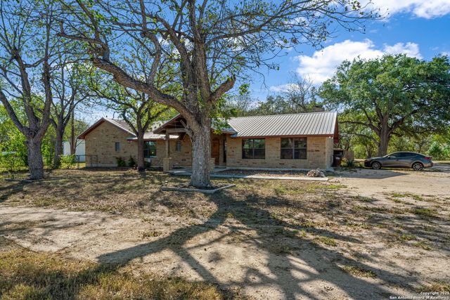 15326 Gross Lane, Lacoste, TX 78039