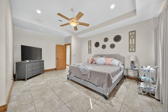 15326 Gross Lane, Lacoste, TX 78039