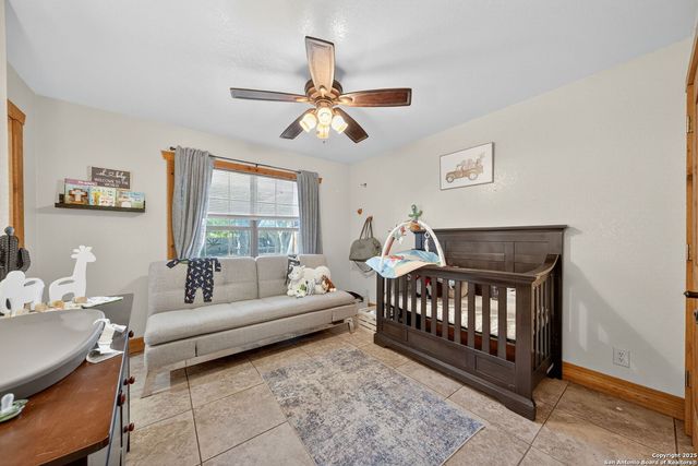 15326 Gross Lane, Lacoste, TX 78039