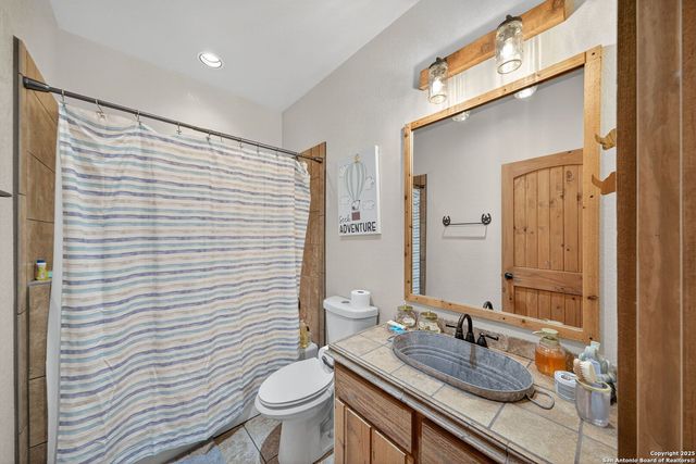 15326 Gross Lane, Lacoste, TX 78039