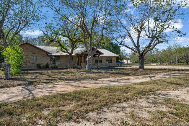 15326 Gross Lane, Lacoste, TX 78039