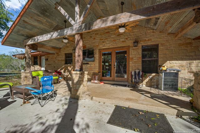 15326 Gross Lane, Lacoste, TX 78039