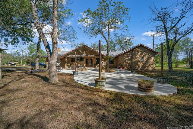 15326 Gross Lane, Lacoste, TX 78039